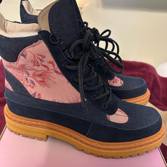 Cecelia New York Leather Lace-up boots. Denim color. - Picture 3 of 6